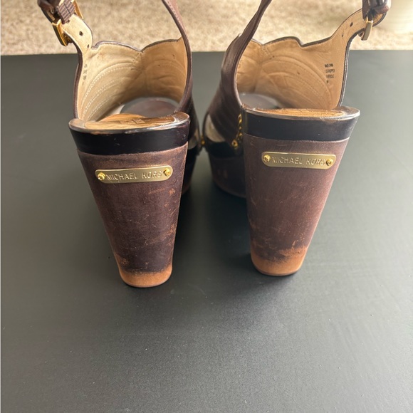 Michael Kors Brown Wedge Sandal. Size 9 - Picture 4 of 8